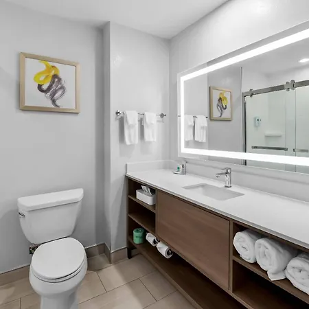 Comfort Inn & Suites Plainville-Foxboro-3