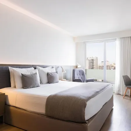 Dazzler By Wyndham Lima San Isidro-3