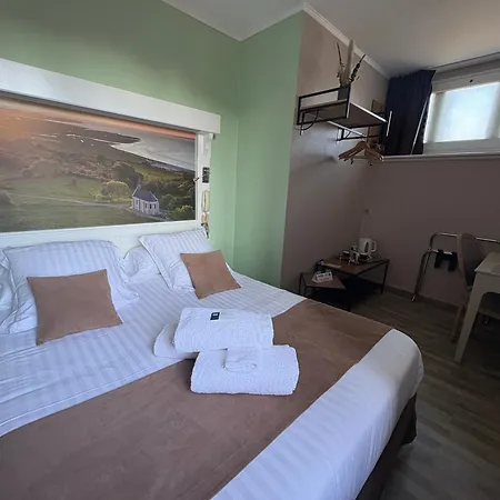 Logis Hotel- Restaurant Le Relais Guillaume De Normandy-Parking Gratuit--Vue Baie Terrasse-Calme-Bornes Electrique-Local Velos Securise-2