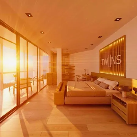 The Ibiza Twiins - 4* Sup-3