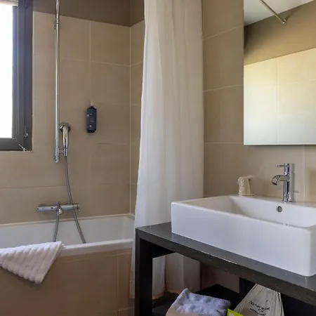 Hotel Du Lac-2