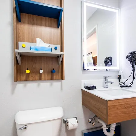 Microtel Inn & Suites By Wyndham London-2
