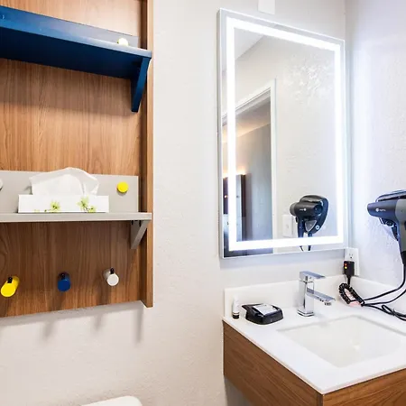 Microtel Inn & Suites By Wyndham London-3