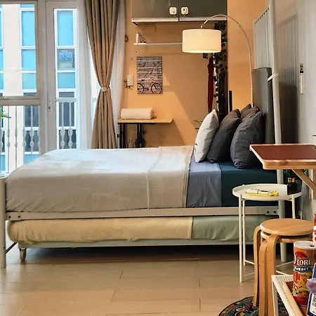 Venice Luxury: Family Suite with Mall Access and Pool-2