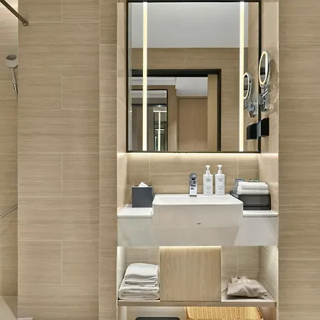 Courtyard By Marriott Shanghai Hongkou-3
