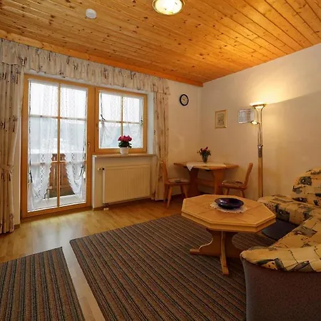 Berghof Pension und Ferienwohnungen-3