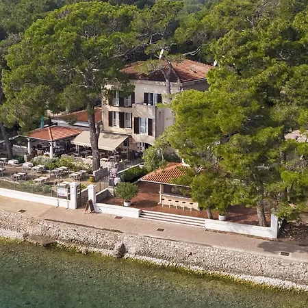 Diana B&B-2