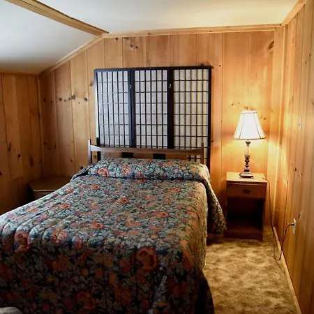 Gateway Inn & Cabins-3