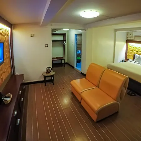 Clover Hotel-2