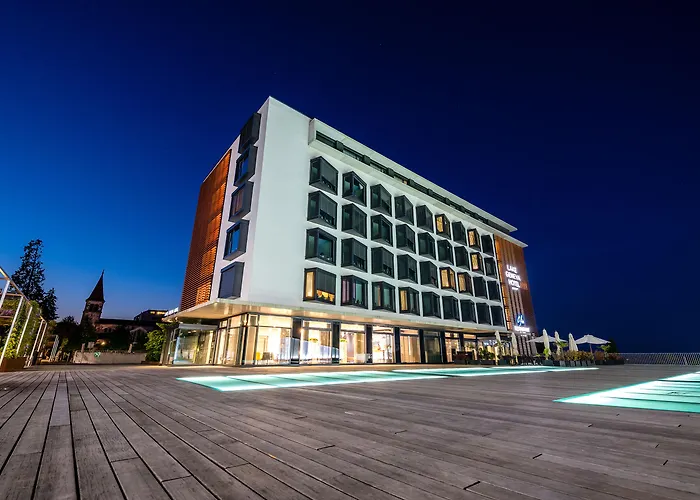 Lake Geneva Hotel