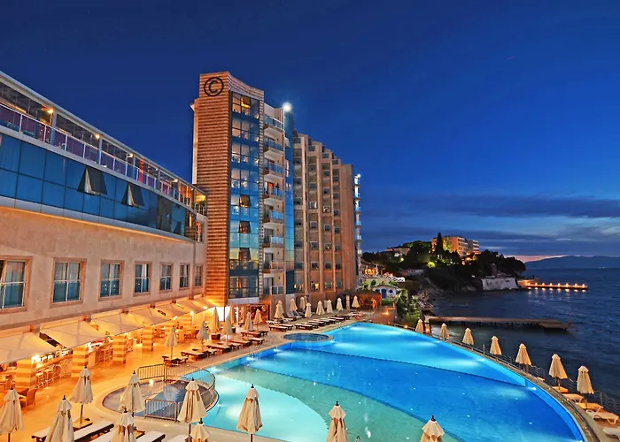 Charisma De Luxe Hotel
