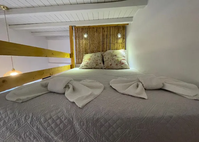 Hotel Burgos Barrio Naxos City