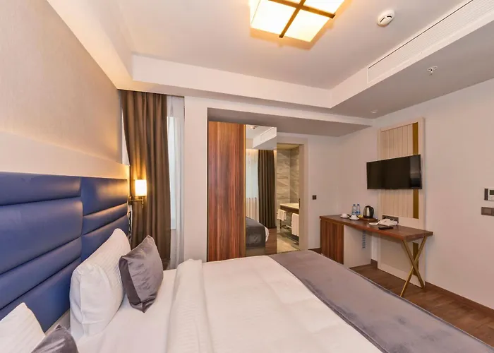 Golden Royal Hotel & Spa