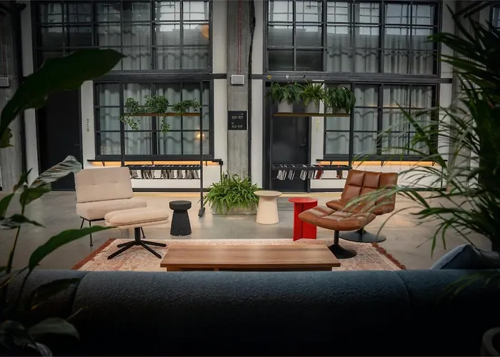 Montownia Lofts & Experience