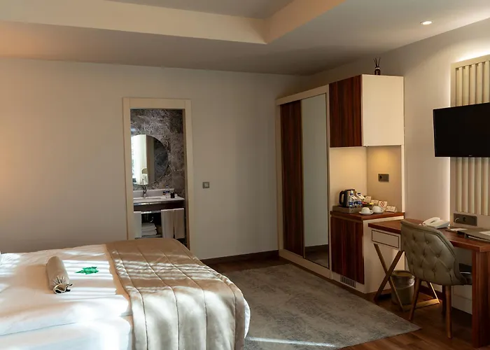 Golden Royal Hotel & Spa