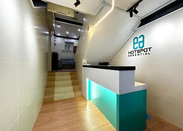 Hotel Tourist City Centre By Hotspot Essential