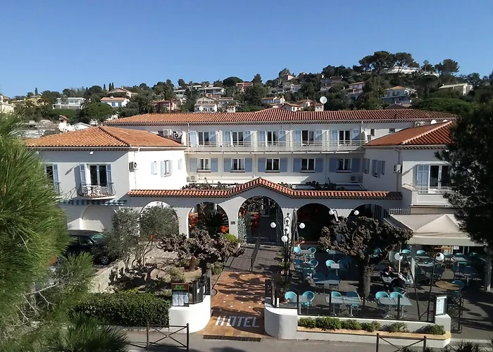 Logis Hotel Le Provencal Rest Les Muriers Les Issambres