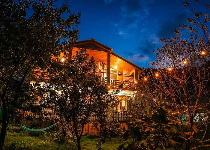 Munnar Tea Estate Cottage And Resort - Away From City Hustle
