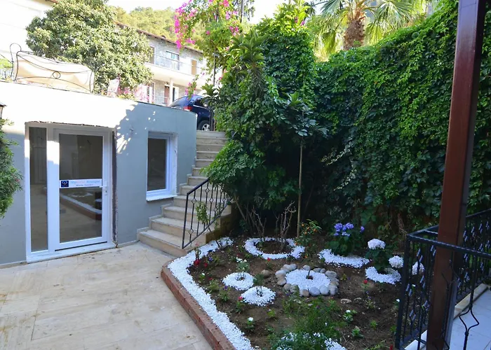 Royalis Boutique Suites
