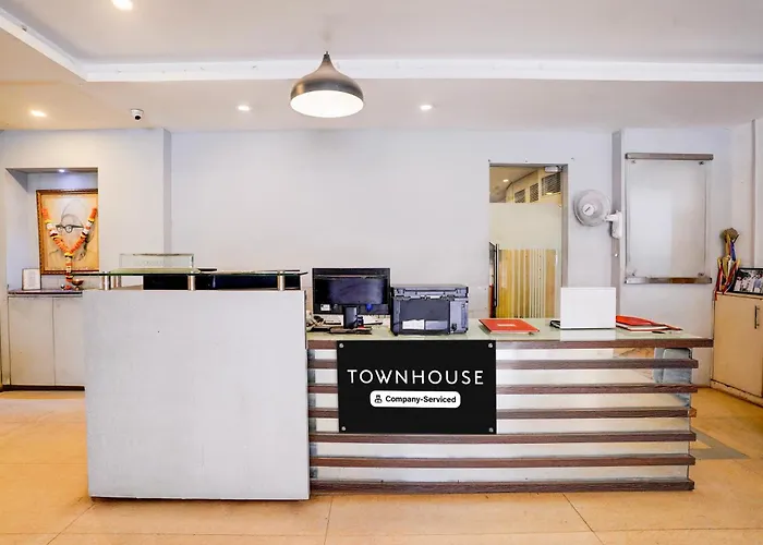 Super Townhouse Khar The Habitat