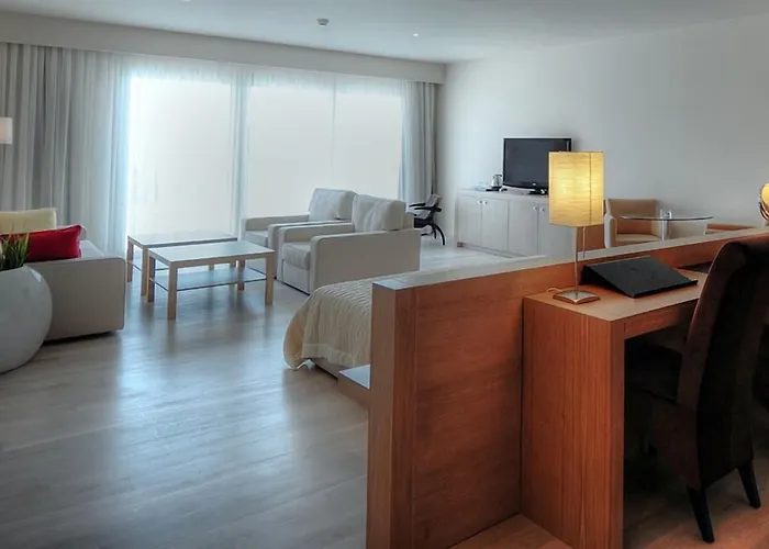 Lvzz Hotel