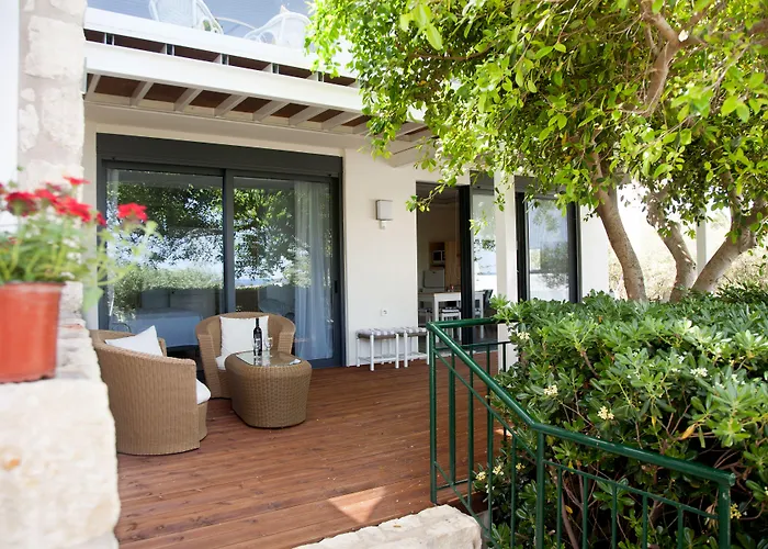 Artemis Village Apartments & Studios Stavrós