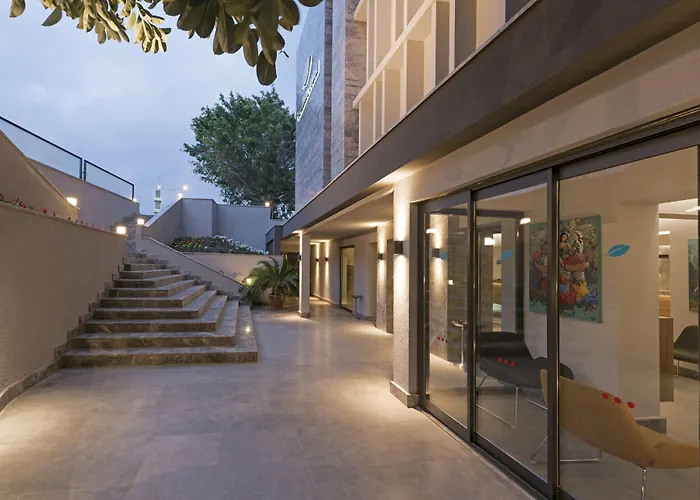 Floria Beach Hotel