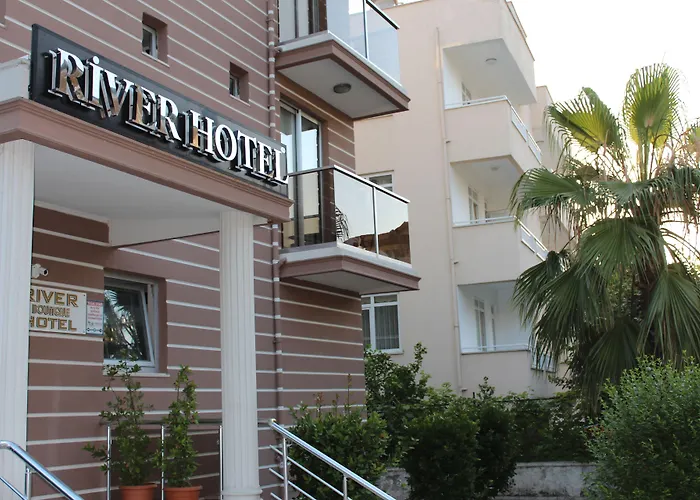 River Hotel