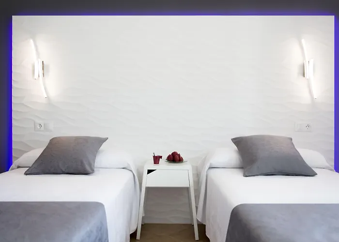 Hostal Alhambra - Adults Only