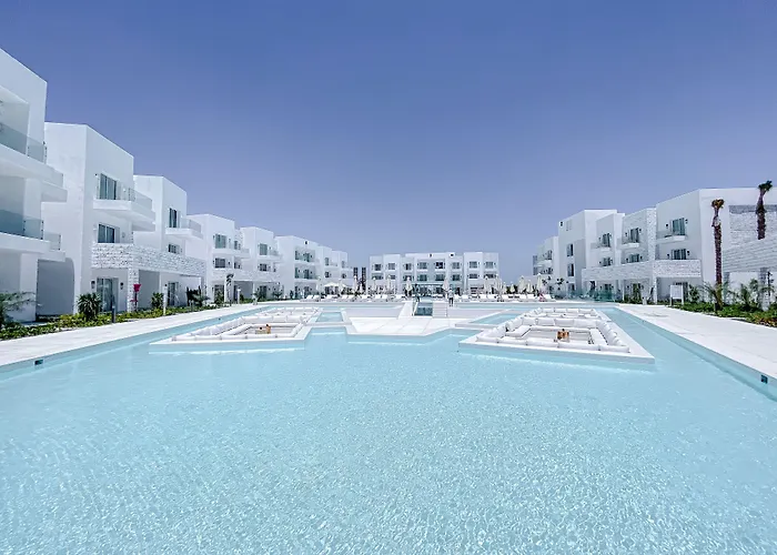 Tanoak Resort
