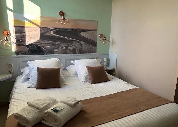 Logis Hotel- Restaurant Le Relais Guillaume De Normandy-Parking Gratuit--Vue Baie Terrasse-Calme-Bornes Electrique-Local Velos Securise Saint-Valéry-sur-Somme