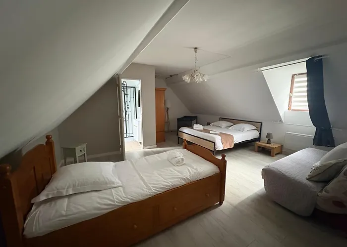 Logis Hotel- Restaurant Le Relais Guillaume De Normandy-Parking Gratuit--Vue Baie Terrasse-Calme-Bornes Electrique-Local Velos Securise Saint-Valéry-sur-Somme