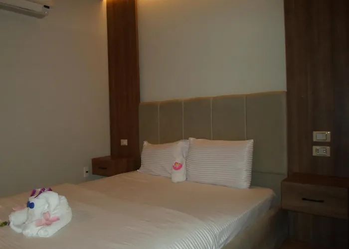 Montu Pyramids Hotel