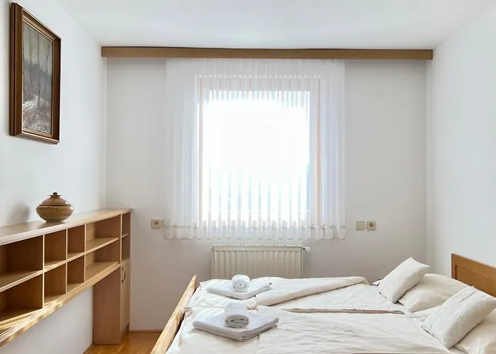 Apartments & Rooms Domacija Krnc