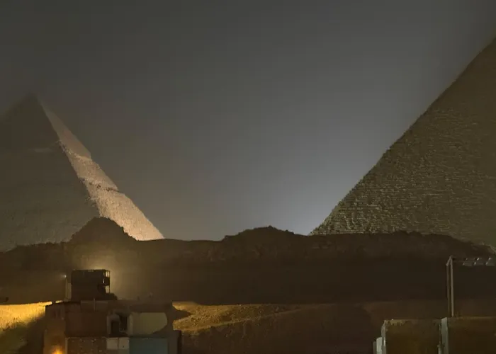 Happy House Pyramids View