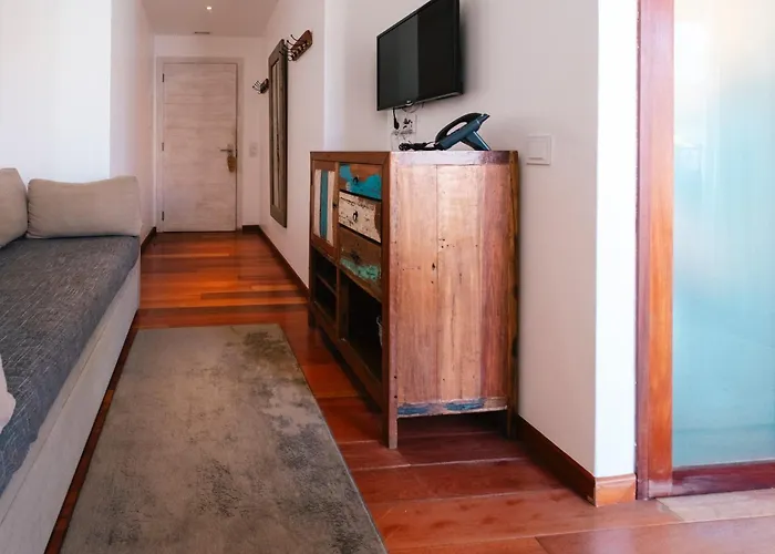 Surfers Lodge Peniche Ferrel 