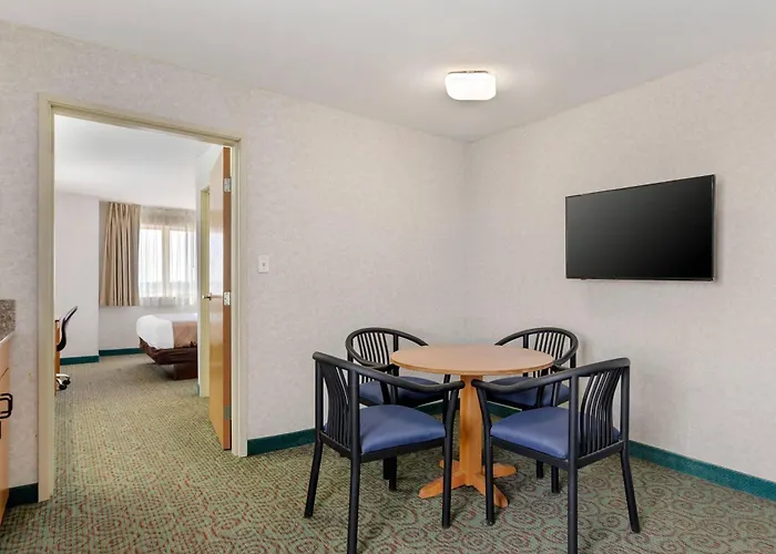Quality Inn & Suites Denver Airport - Gateway Park