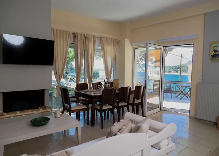 Poseidon Apartments And Villas By The Sea