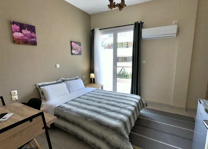Achillion Hotel Piraeus