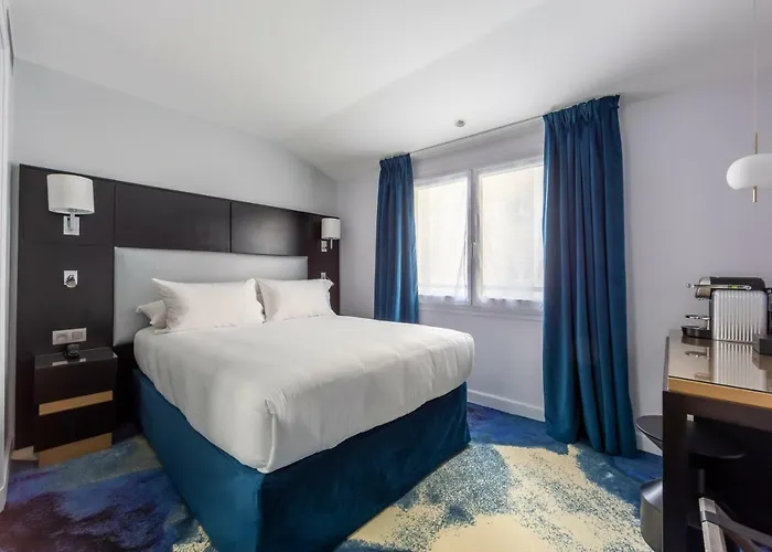 Logis Hotel 15 Montparnasse Parigi